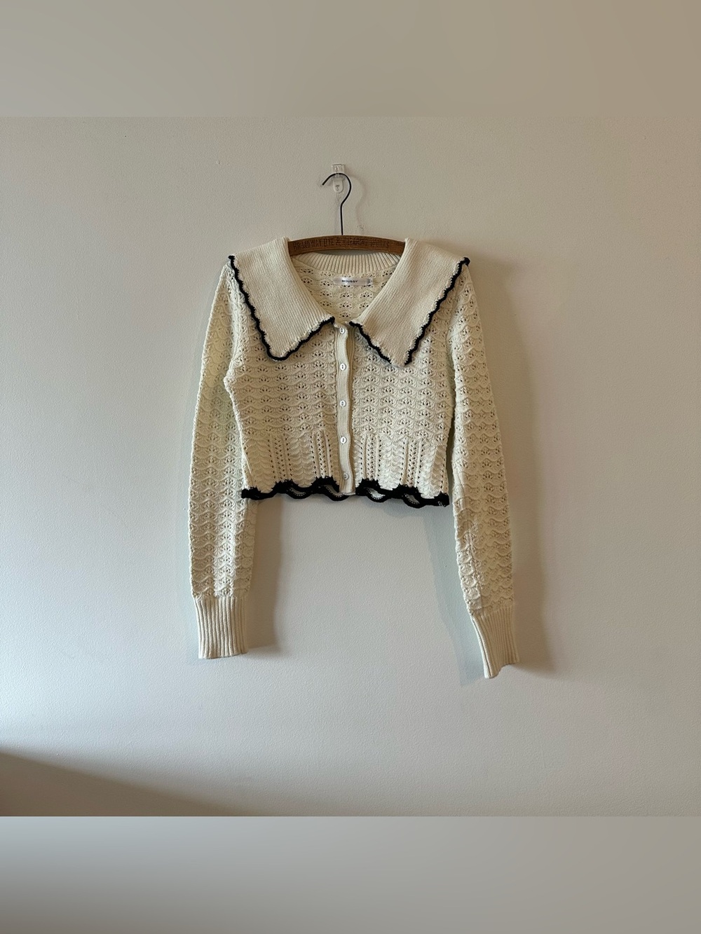Moussy Knit Crop Sweater Cardigan Cottagecore Cream Sailor
Tag says free size,